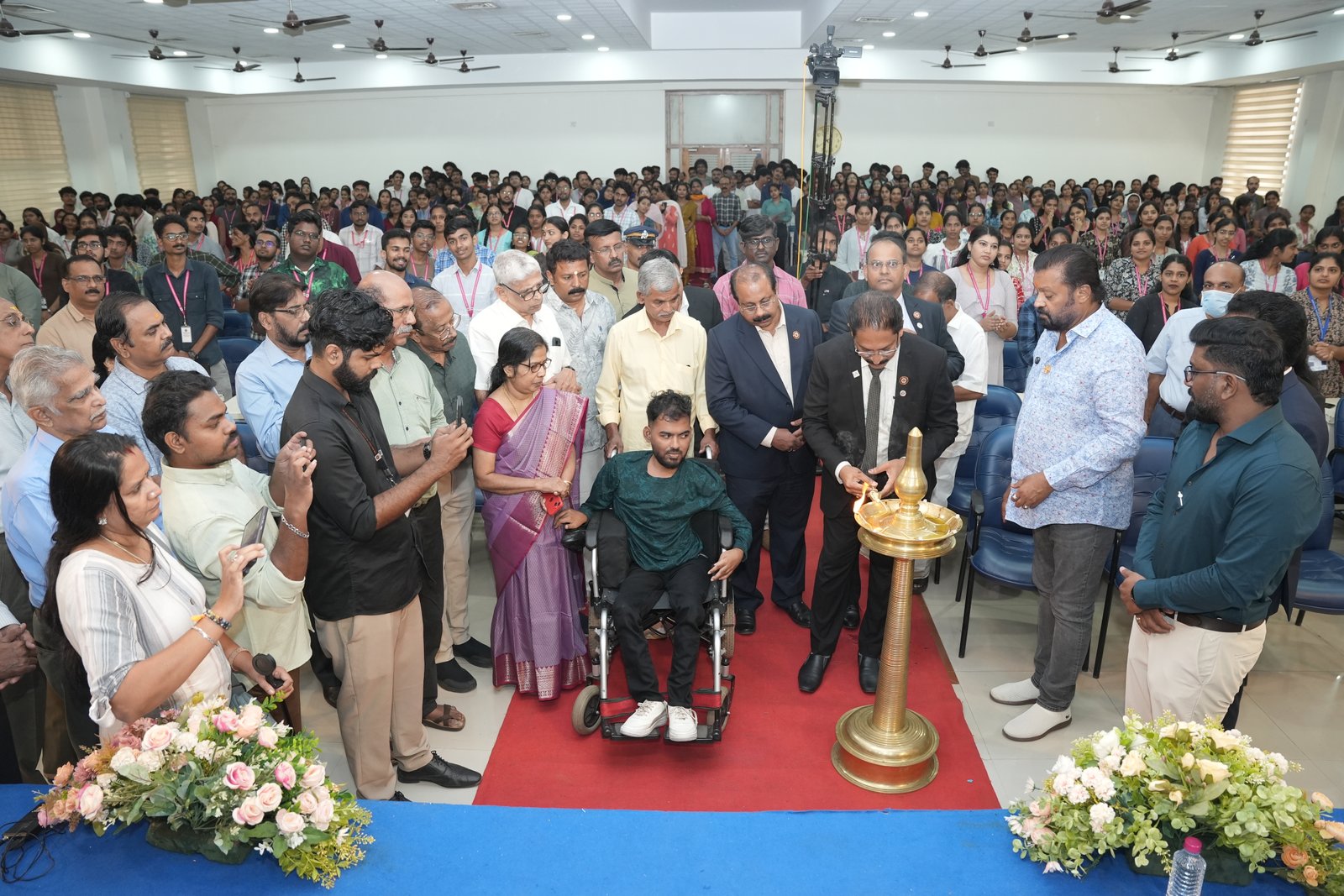 HONOURING CA.SREEKUMAR BY Shri SURESH GOPI M P