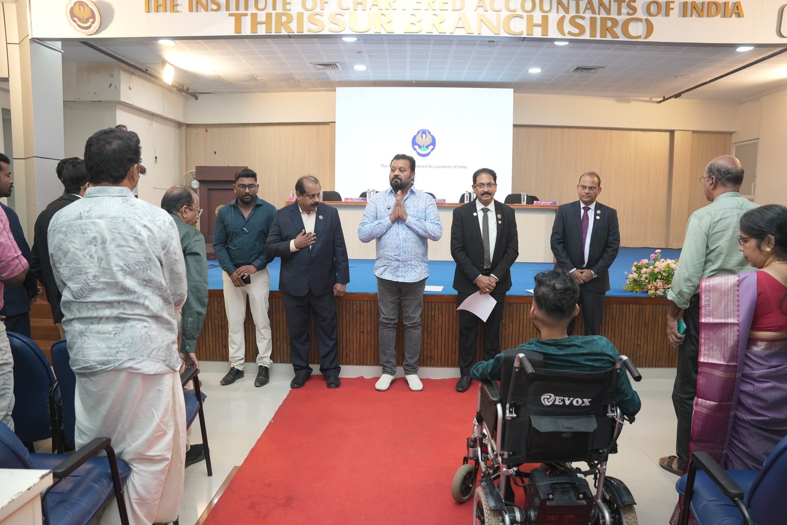 HONOURING CA.SREEKUMAR BY Shri SURESH GOPI M P