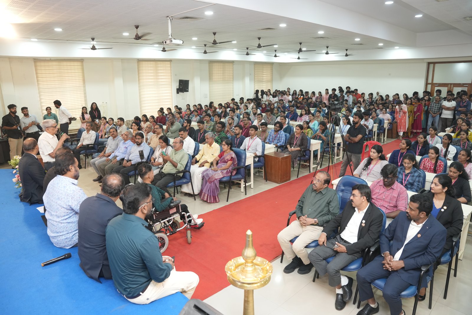 HONOURING CA.SREEKUMAR BY Shri SURESH GOPI M P