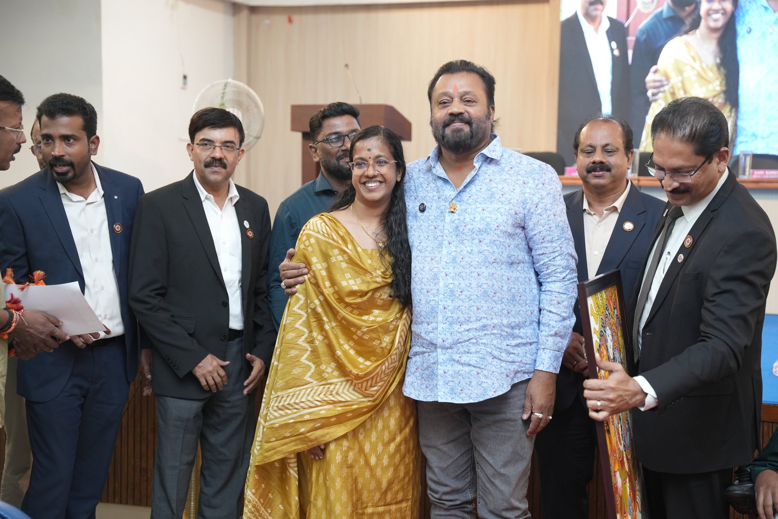 HONOURING CA.SREEKUMAR BY Shri SURESH GOPI M P